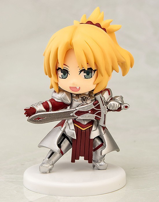 Toy'sworks Collection Niitengo premium Fate Apocrypha Red Faction - Saber of -Red- Helmet Ver..jpg
