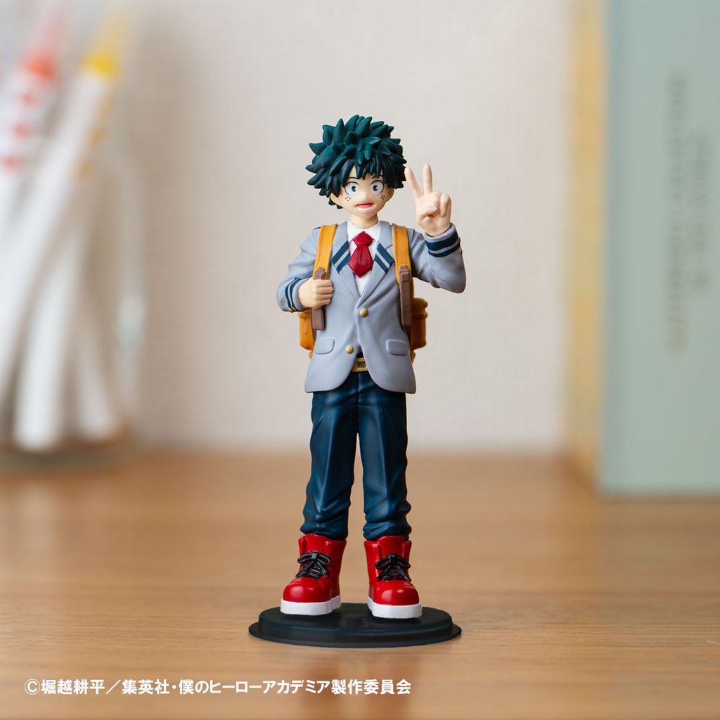 mobile figure Izuku Midoriya