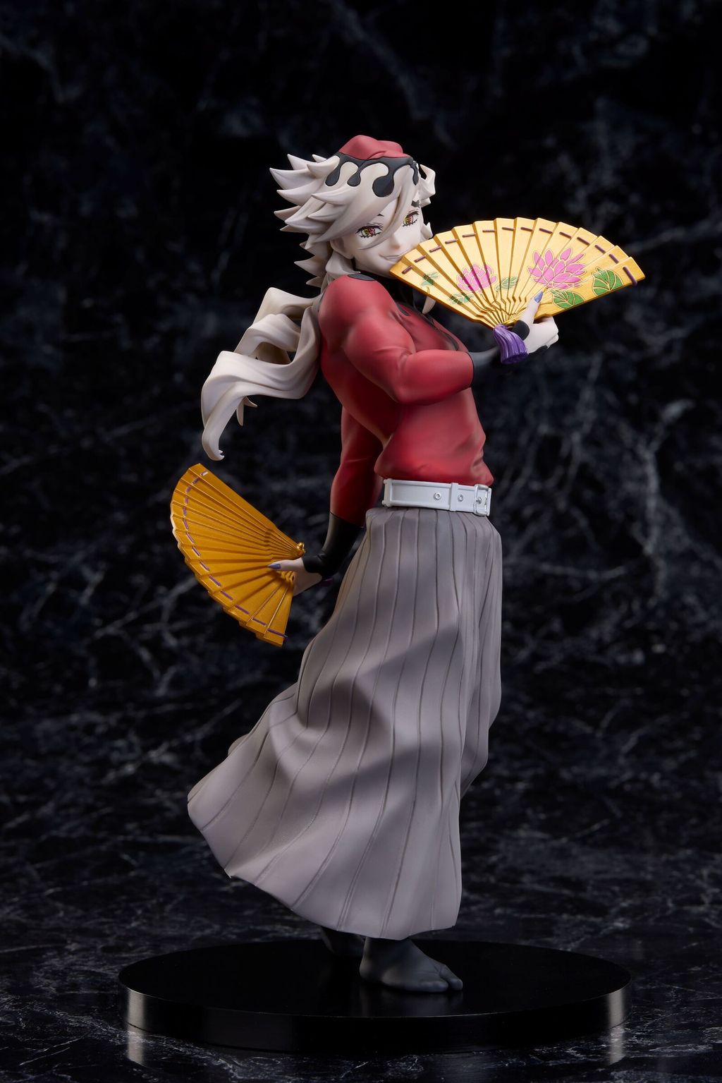 Demon Slayer Kimetsu no Yaiba Douma non-scale figure (1)