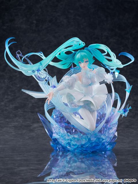Hatsune Miku -Crystal Dress Ver.-　17 Scale Figure