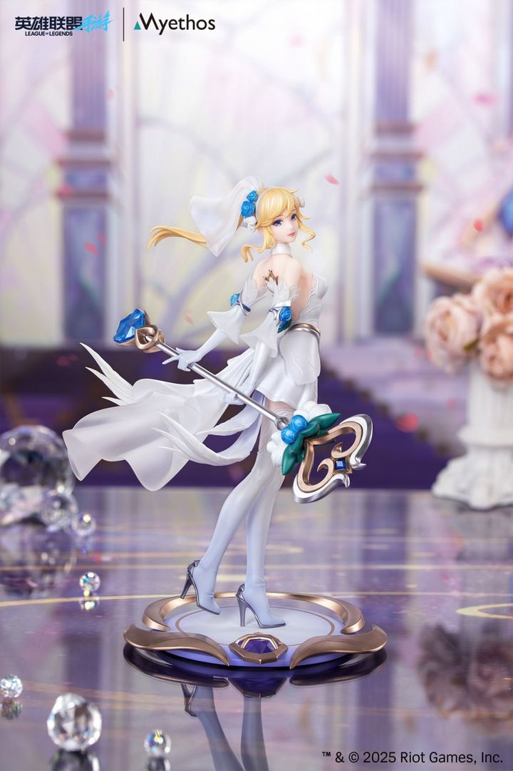 Crystal Rose Lux