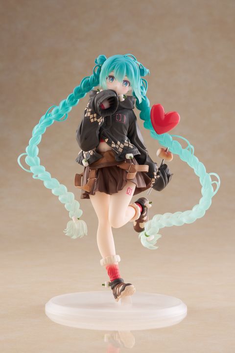 Hatsune Miku Figure - Fashion (Outdoor Ver.)