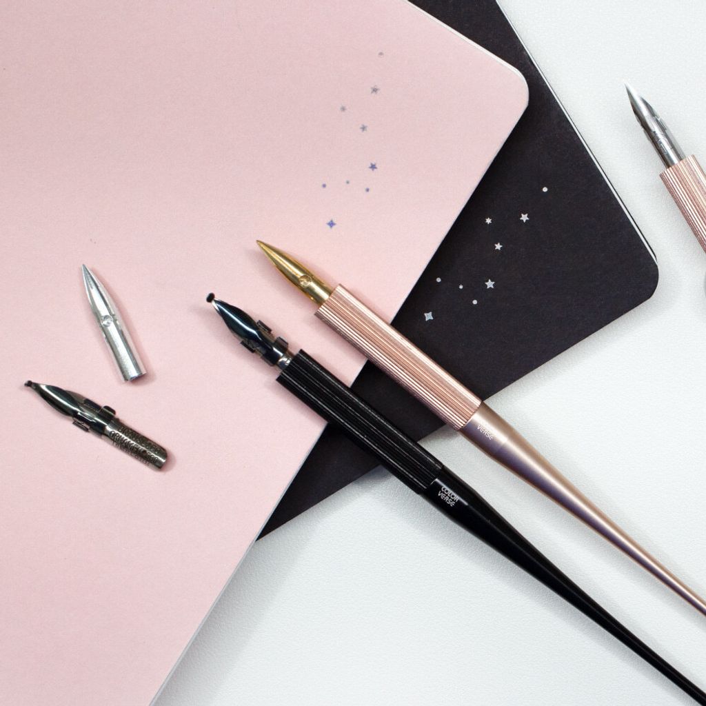Colorverse - Shuttle Nib Holder Aluminum Rose Gold - 3 を今すぐ予約注文しましょう