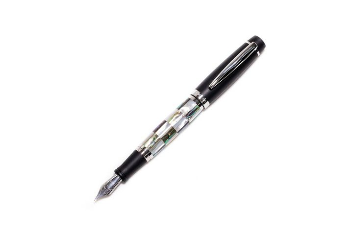 OPUS 88 - Fountain Pen, a double-purpose suction card 