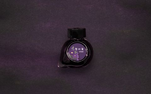 Colorverse No.68 Hollyhock 蜀葵 Ink Bottle Top View & Magenta Background