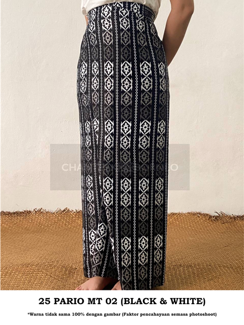 25 PARIO MT 02 BLACK WHITE