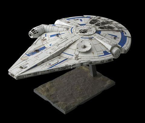 millenniumfalcon_landocalrissian_00