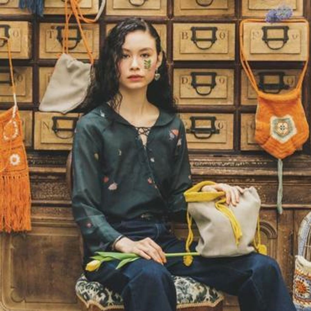 C171481D-C782-4D07-AB47-0BE79D091FBC_370x