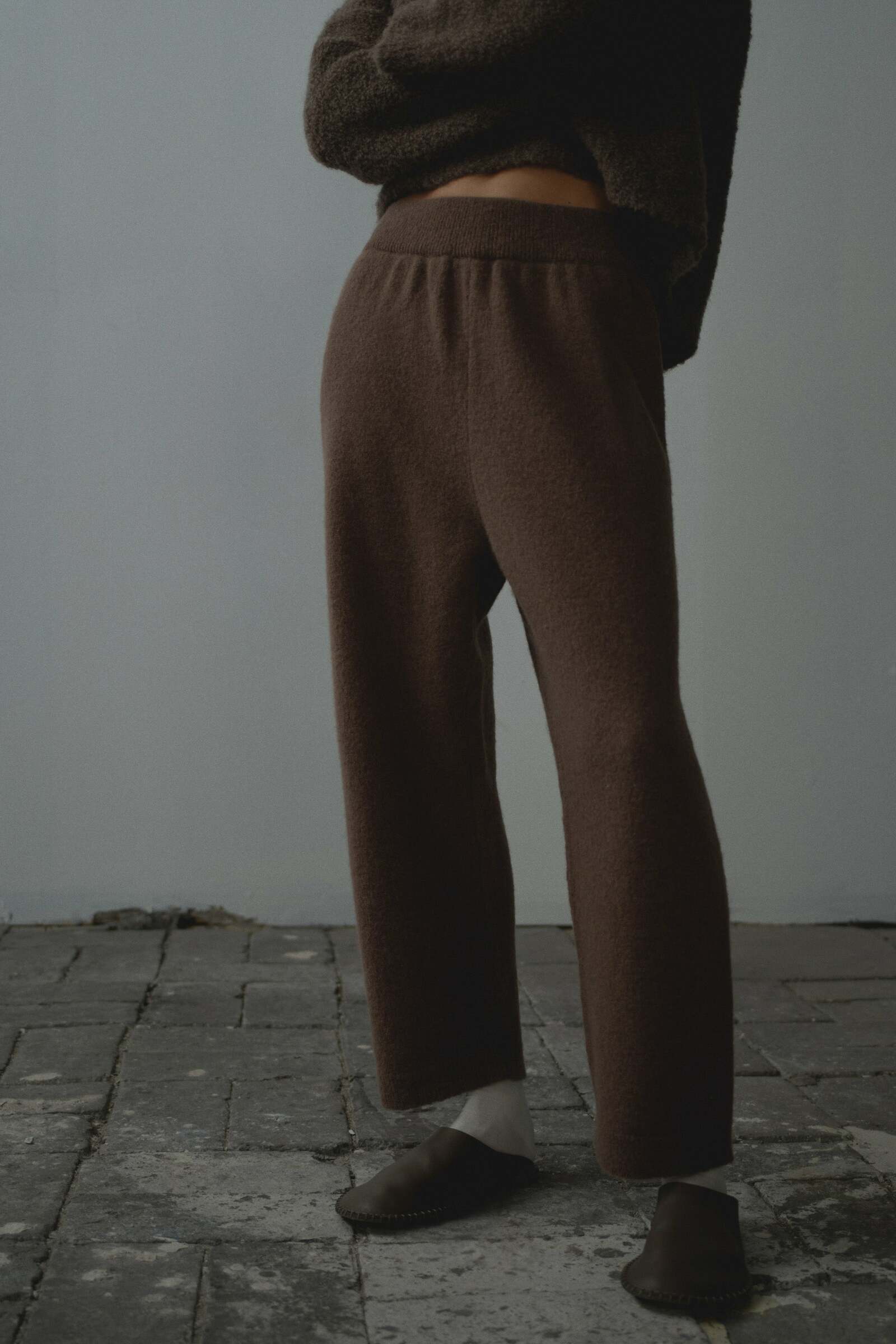cordera-fall22-baby-alpaca-knit-pants-brown-1