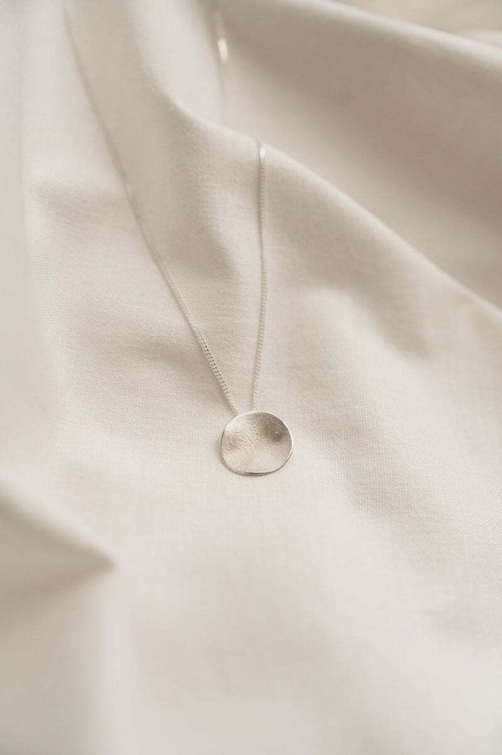 minimoonpendant_800x