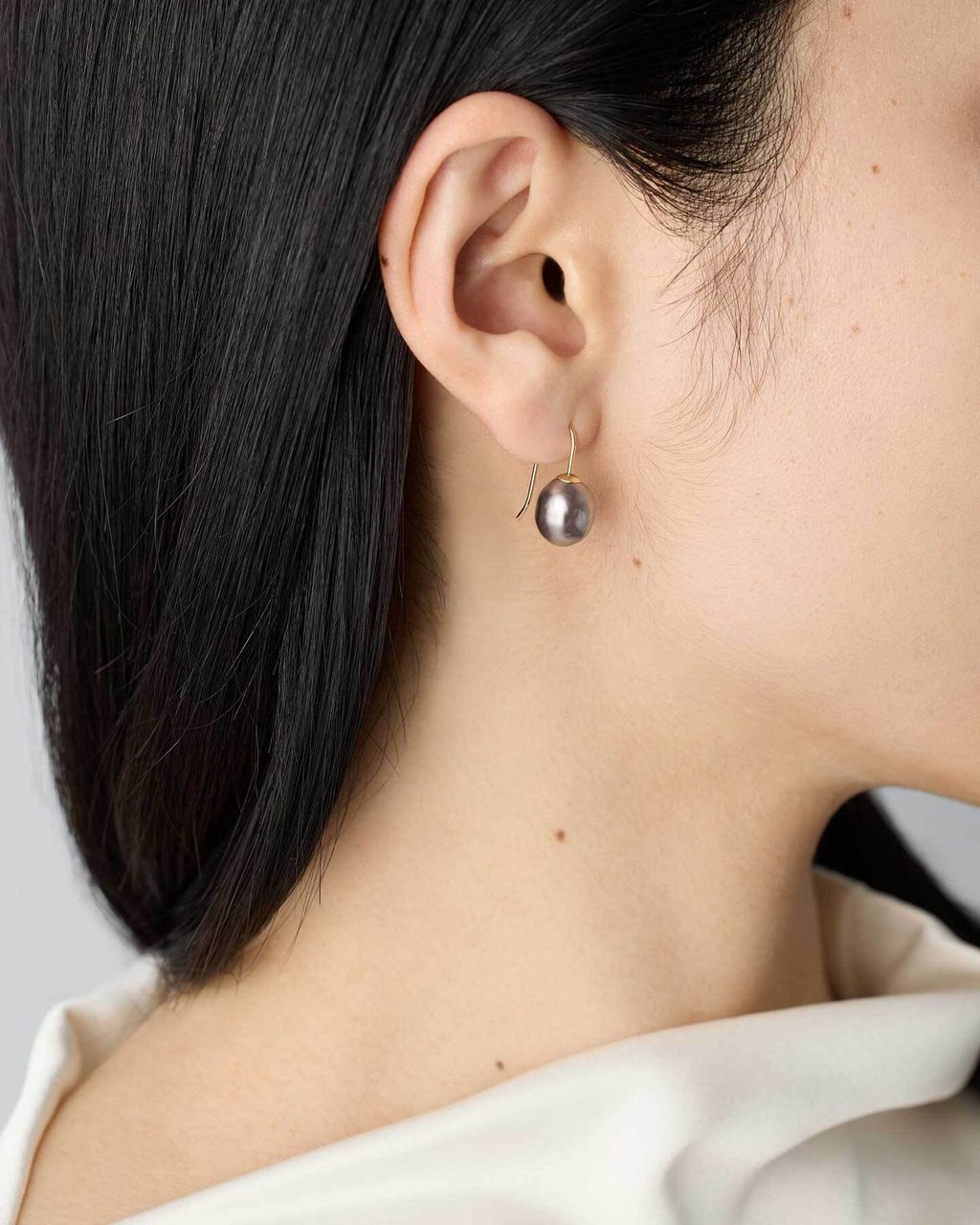 HA301-Harmonia-Earrings-G-pearl-Moon-4