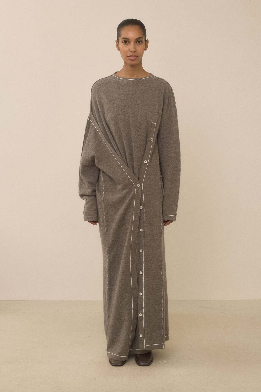 AW25D2556Y238_STITCH_BUTTON_DRESS_CINDER_0342_Web_1400x