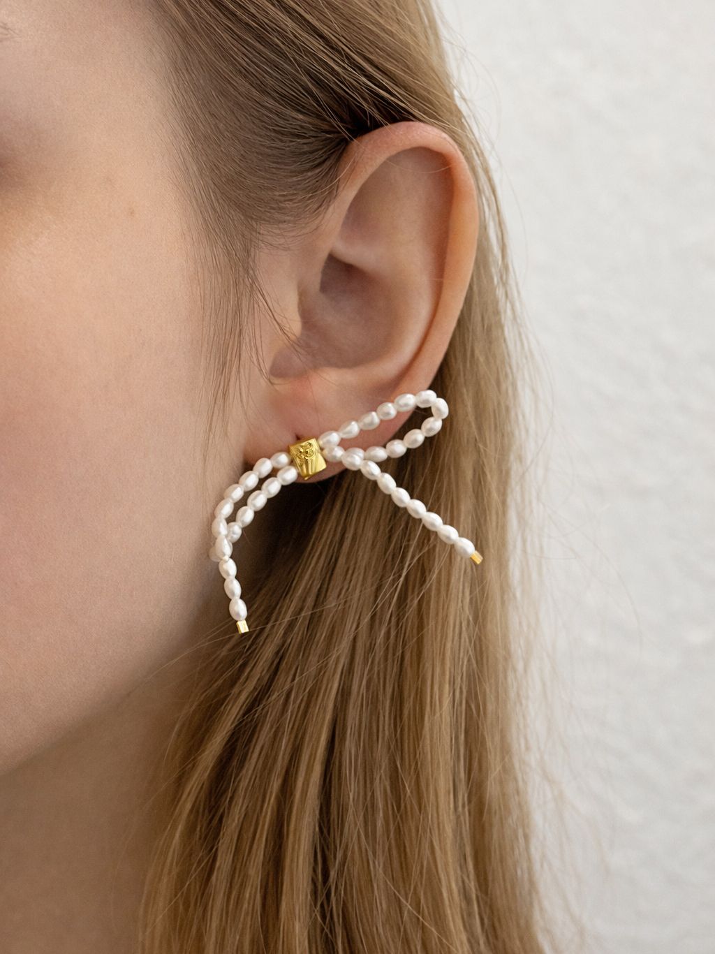 Ribbon Pearl Earrings B