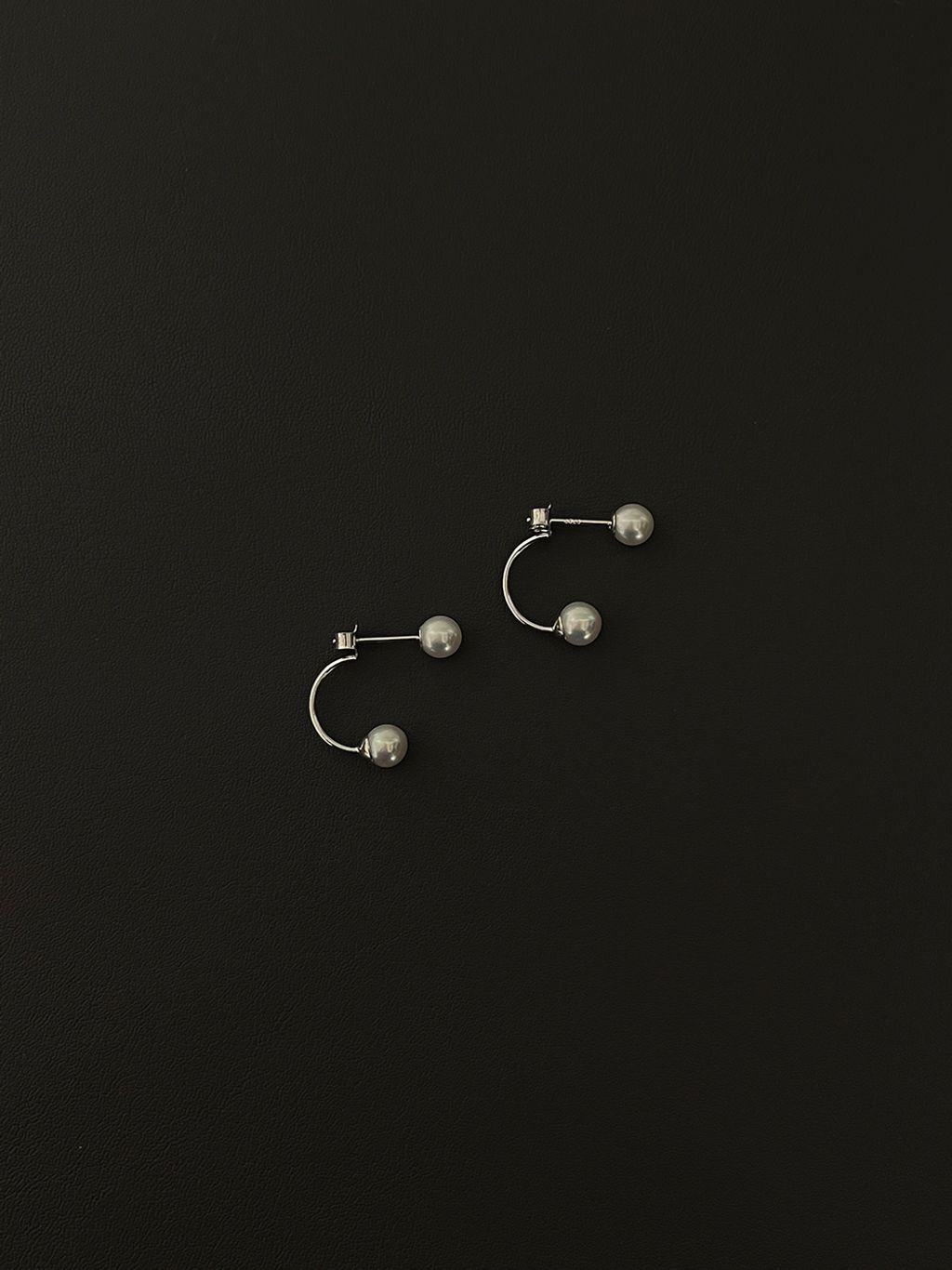Arch Pearl Earrings