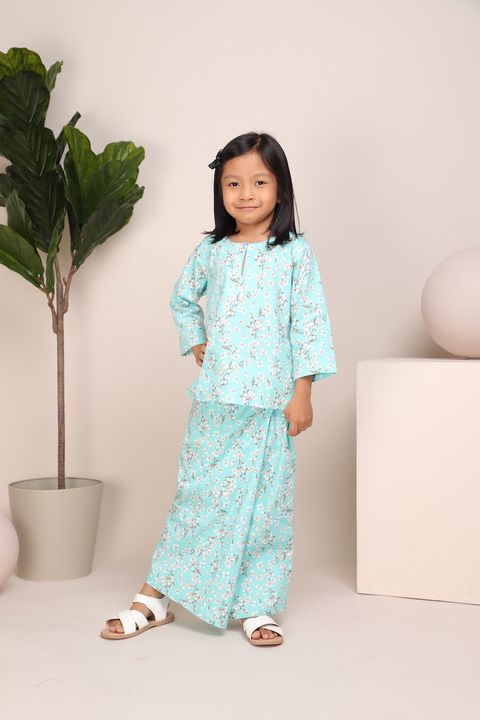 Eloque Dalila Floral Kurung Turquoise Green Front.jpeg