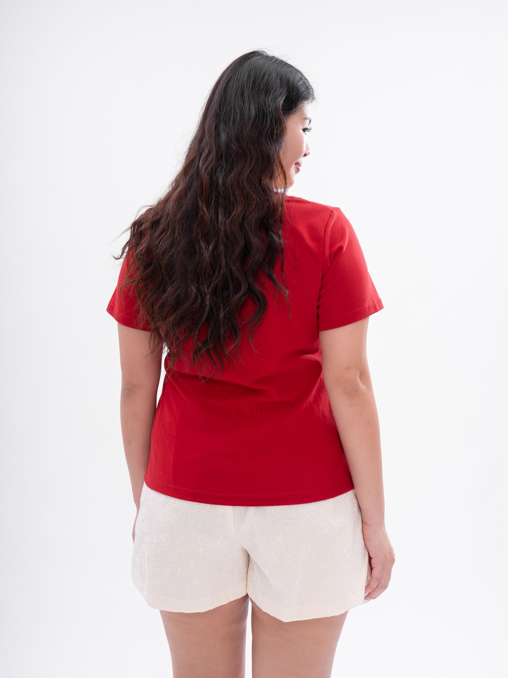 Plus-size V-neck top – easy to layer, perfect for all seasons.