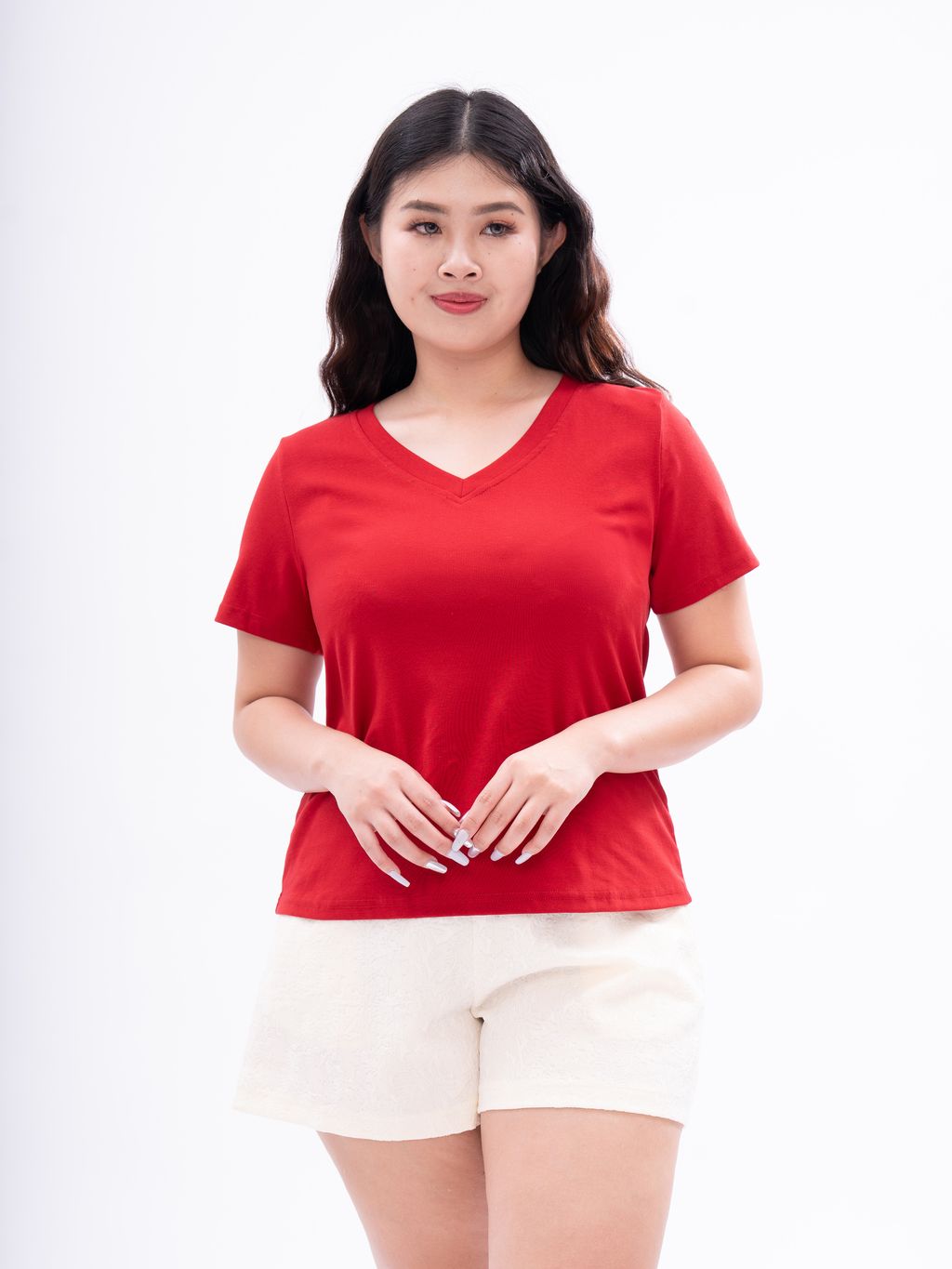 Classic V-neck T-shirt for plus-size women – simple, flattering, and versatile.