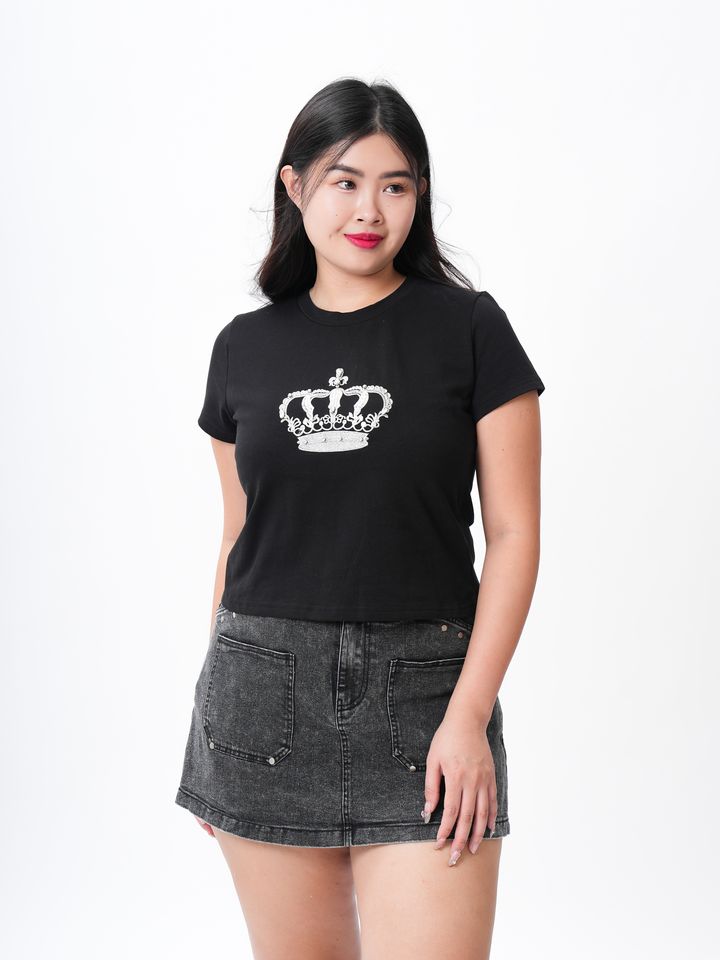 Crown Jewel Tee – a statement plus-size T-shirt with regal charm and effortless fit.