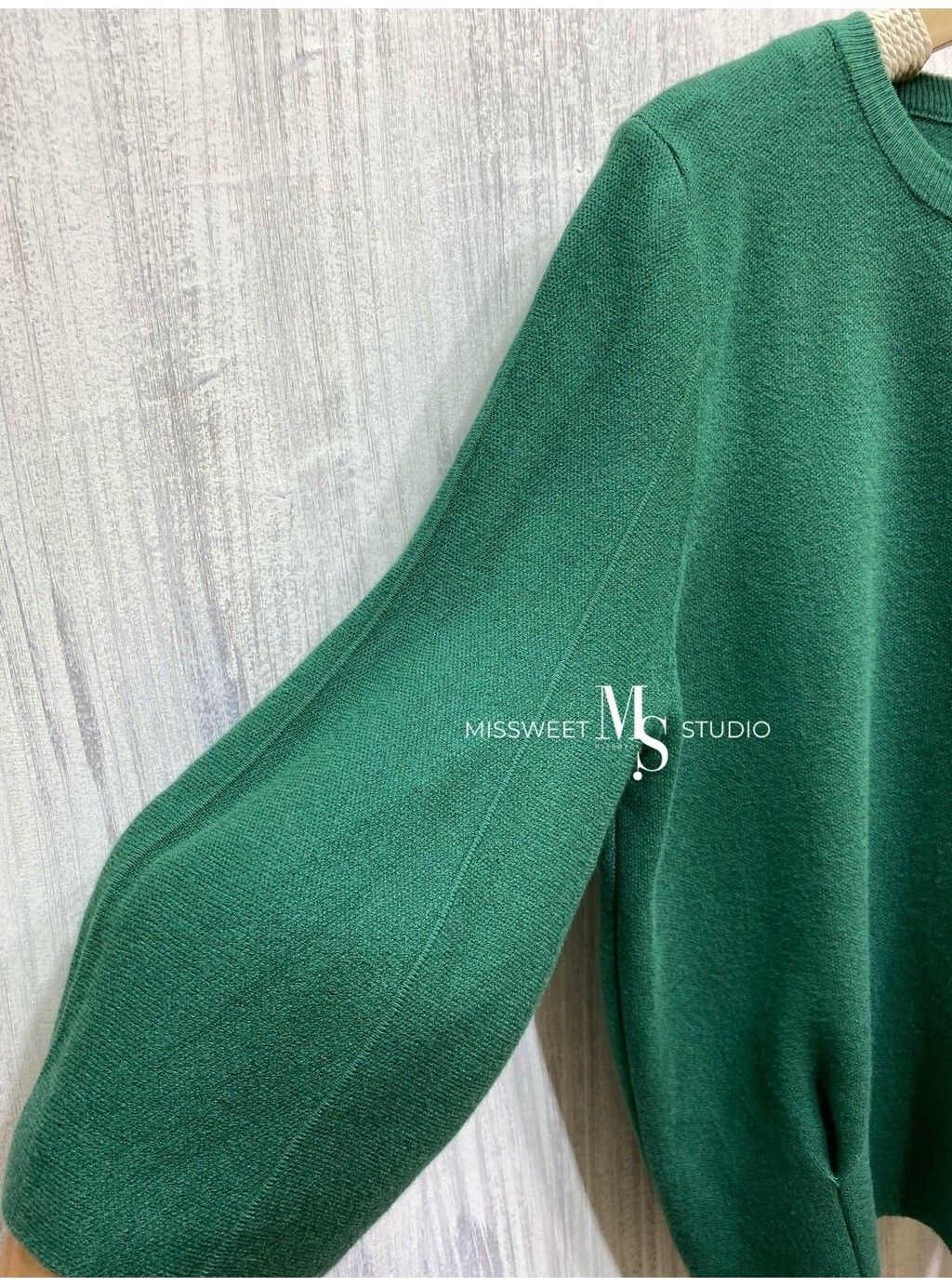 tw-11134202-7r990-lrq1a33y5moy93