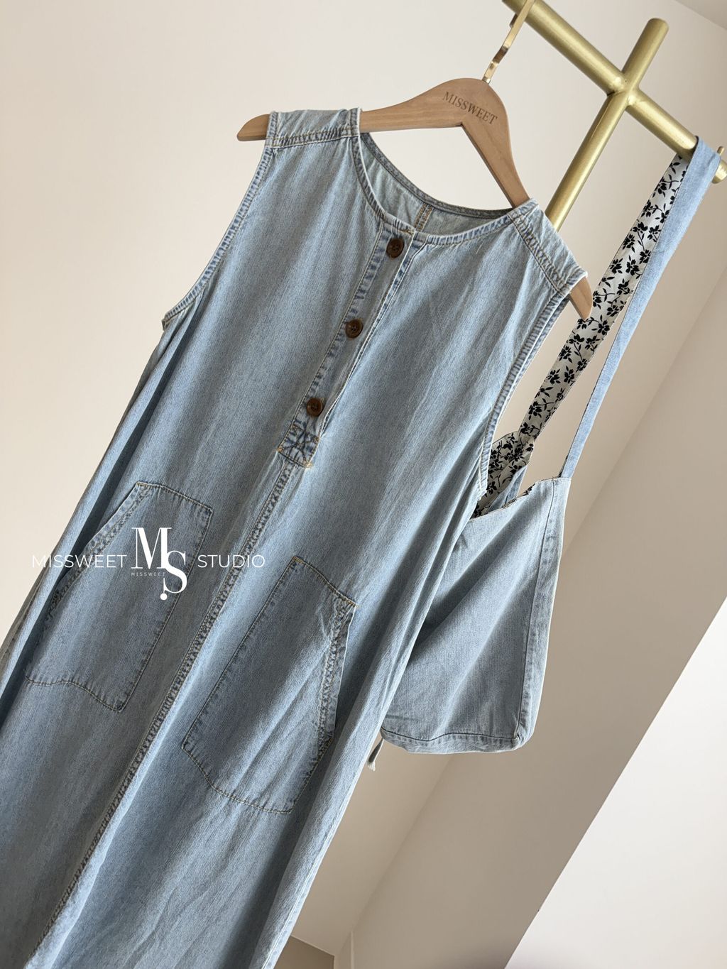 相片 2025-7-12 中午12 58 41