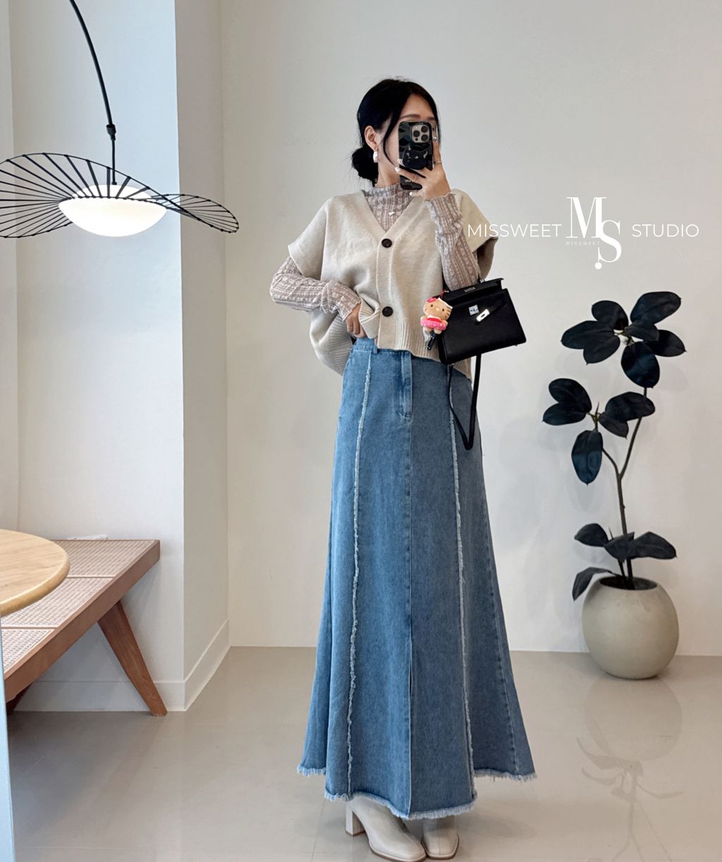 相片 2025-10-8 凌晨12 28 43