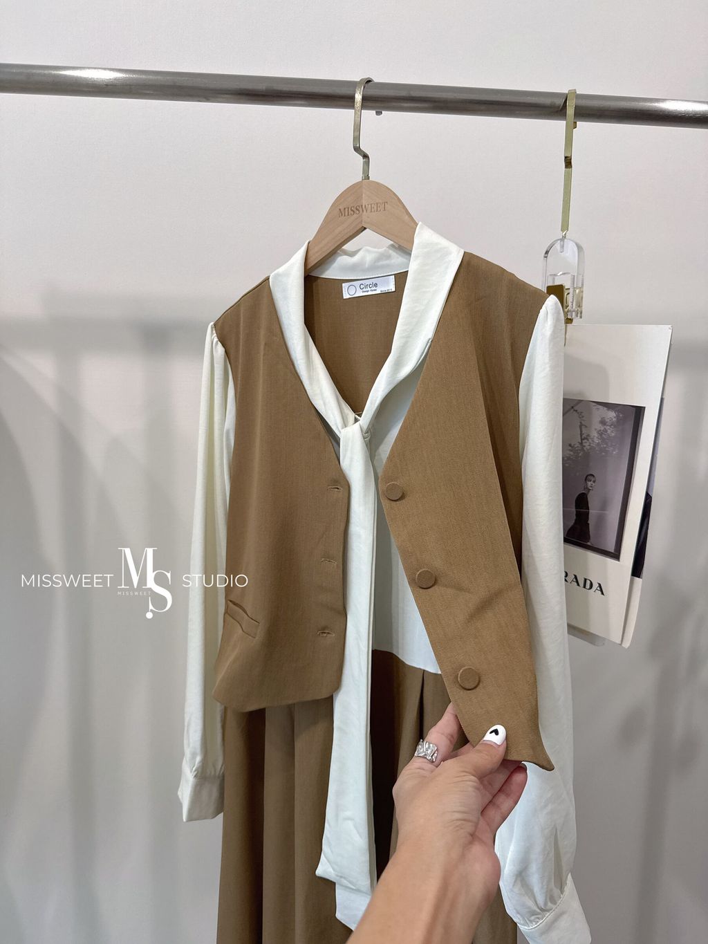 相片 2025-10-8 下午4 18 05