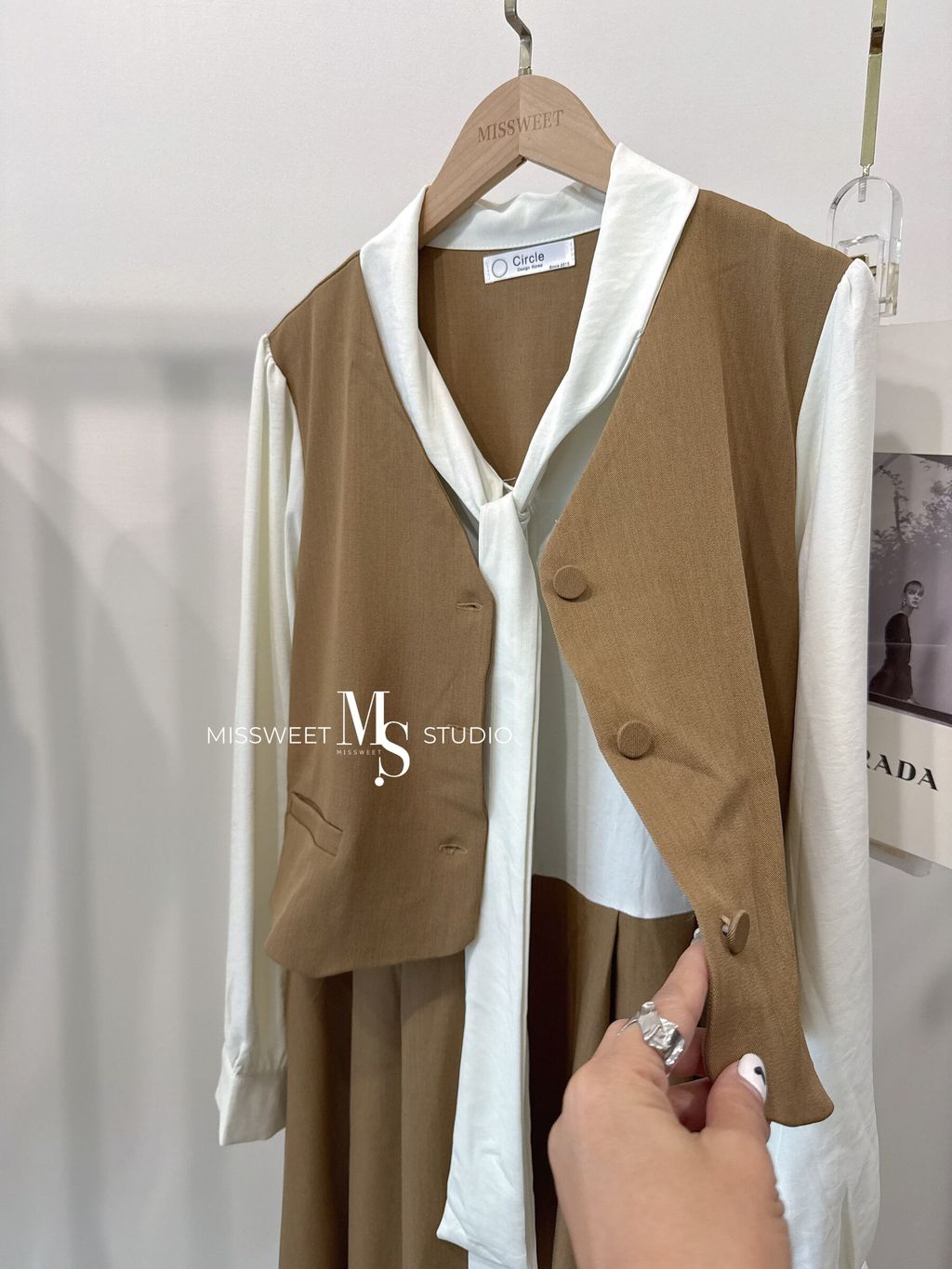 相片 2025-10-8 下午4 18 01