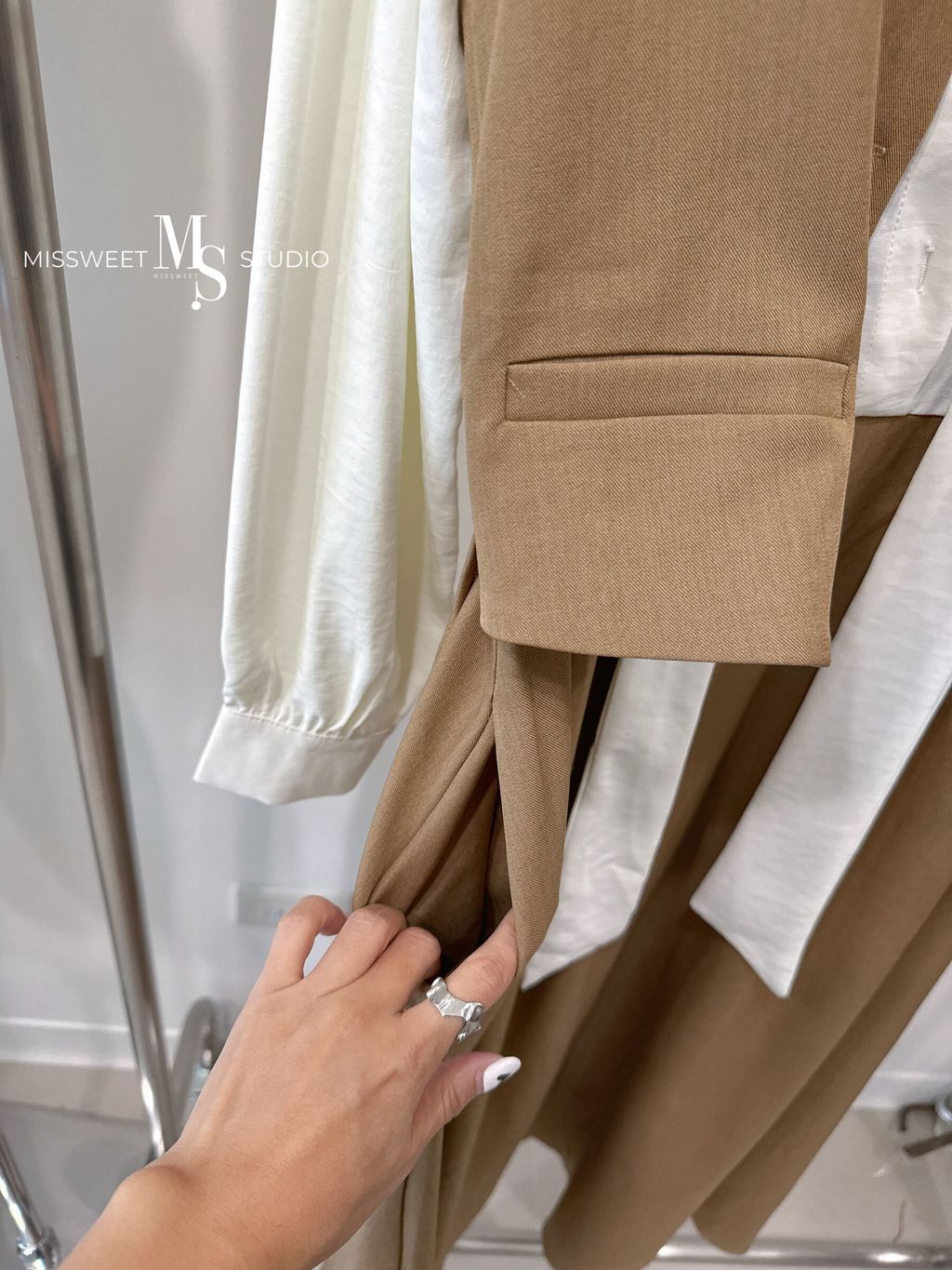 相片 2025-10-8 下午4 20 14