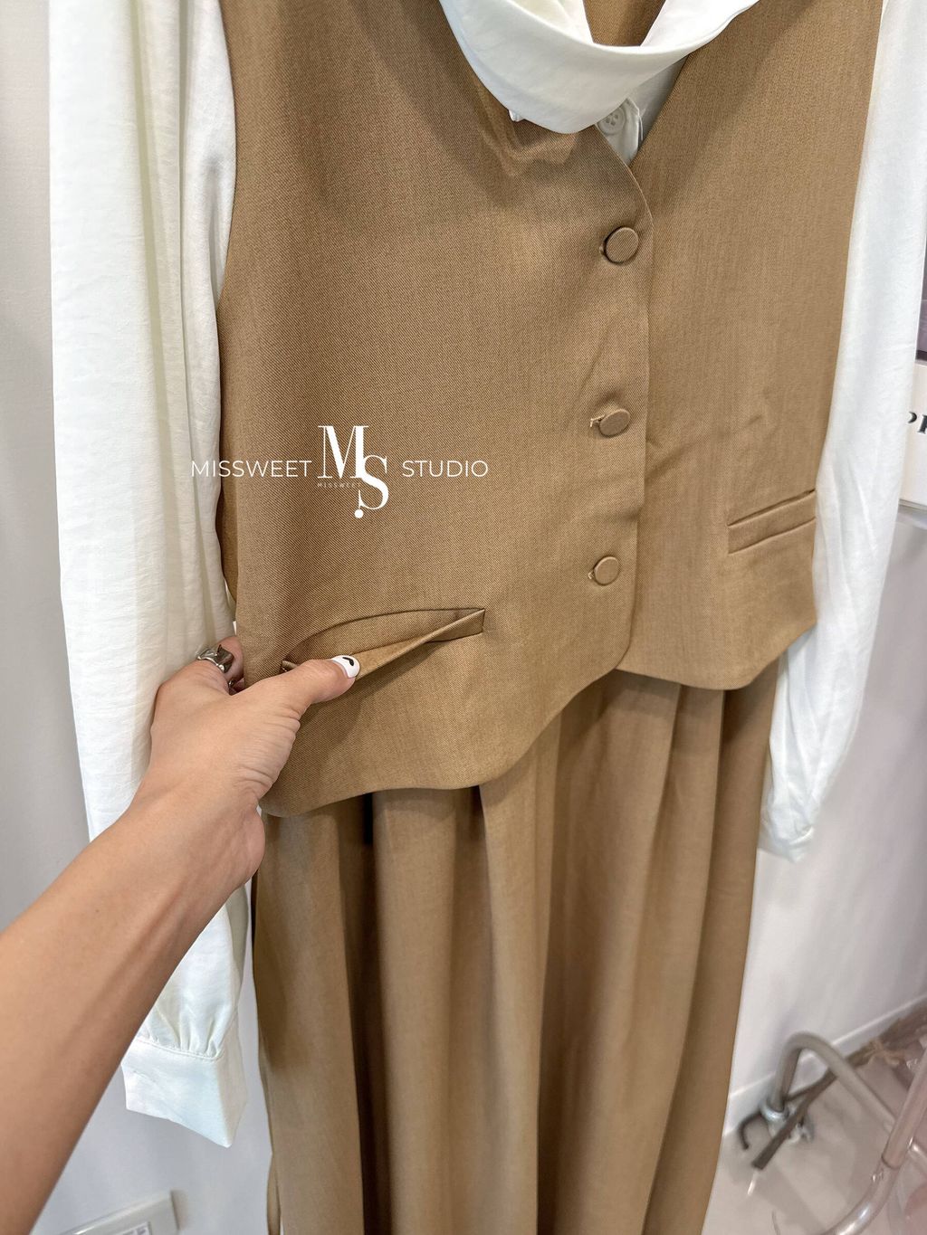 相片 2025-10-8 下午4 14 56