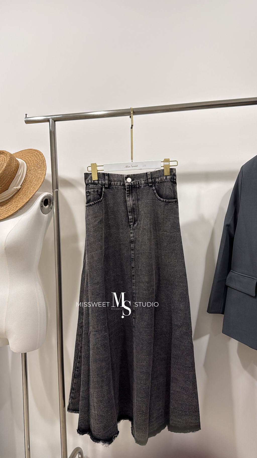 相片 2025-11-4 下午5 57 42