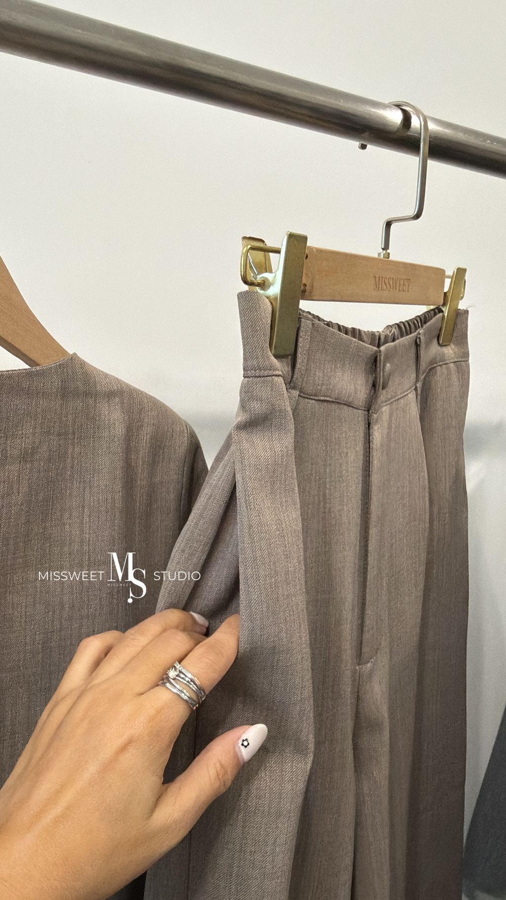 相片 2025-11-9 下午3 59 52