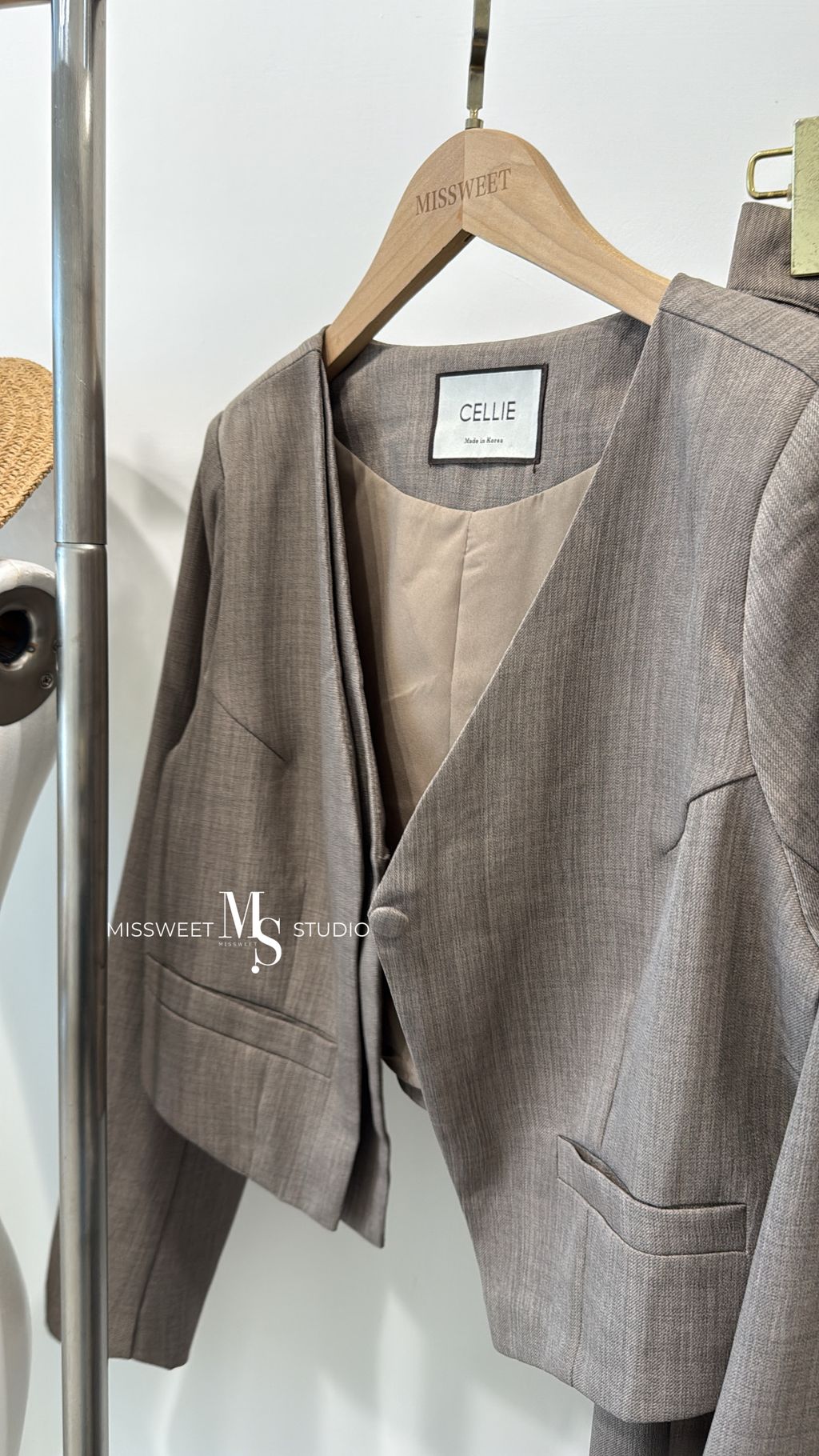 相片 2025-11-9 下午4 00 33