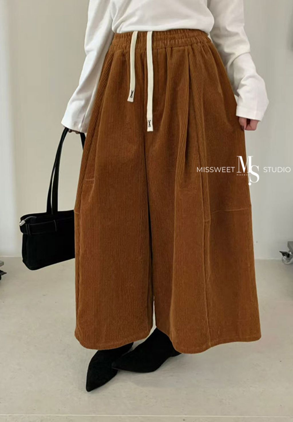 O1CN01WjUE112CzD4xglp21_!!2218402558544-0-cib