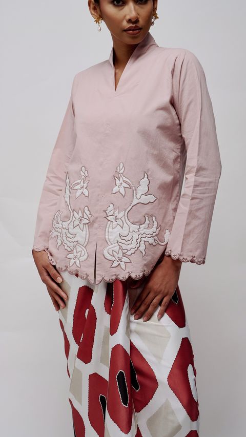 Pink White Anggun Kebaya