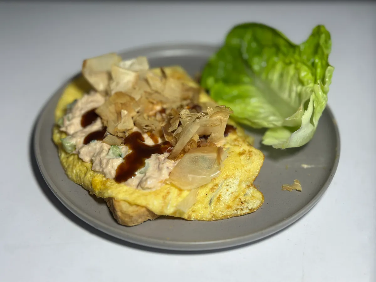 吞拿鱼米面包 