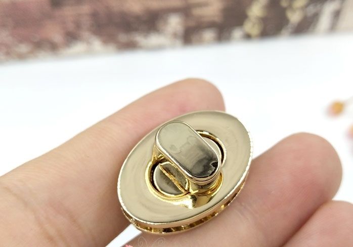 aksesori beg gold.jpg