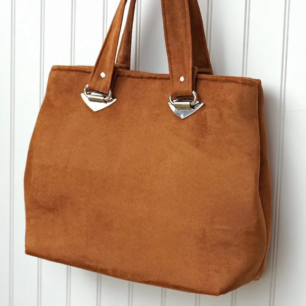 The_Handbag_in_Saddle_suede_2000x2000.jpg