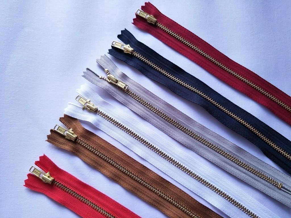 zip ykk beg handmade.jpg