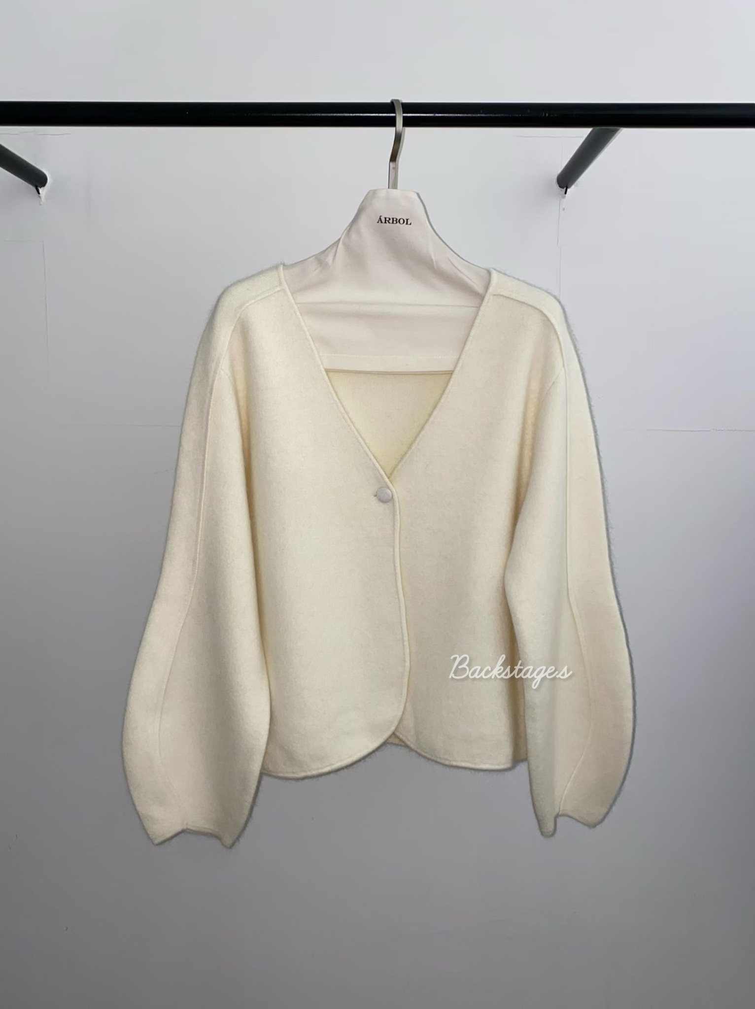 20251112_005719158_iOS