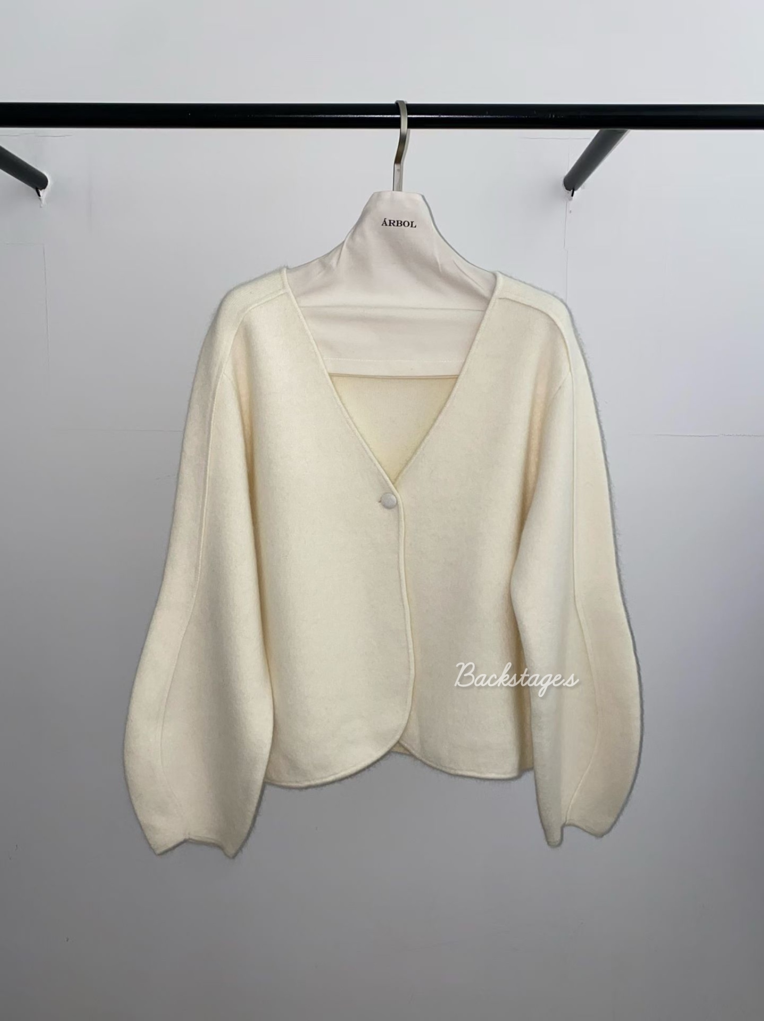 20251112_005719158_iOS