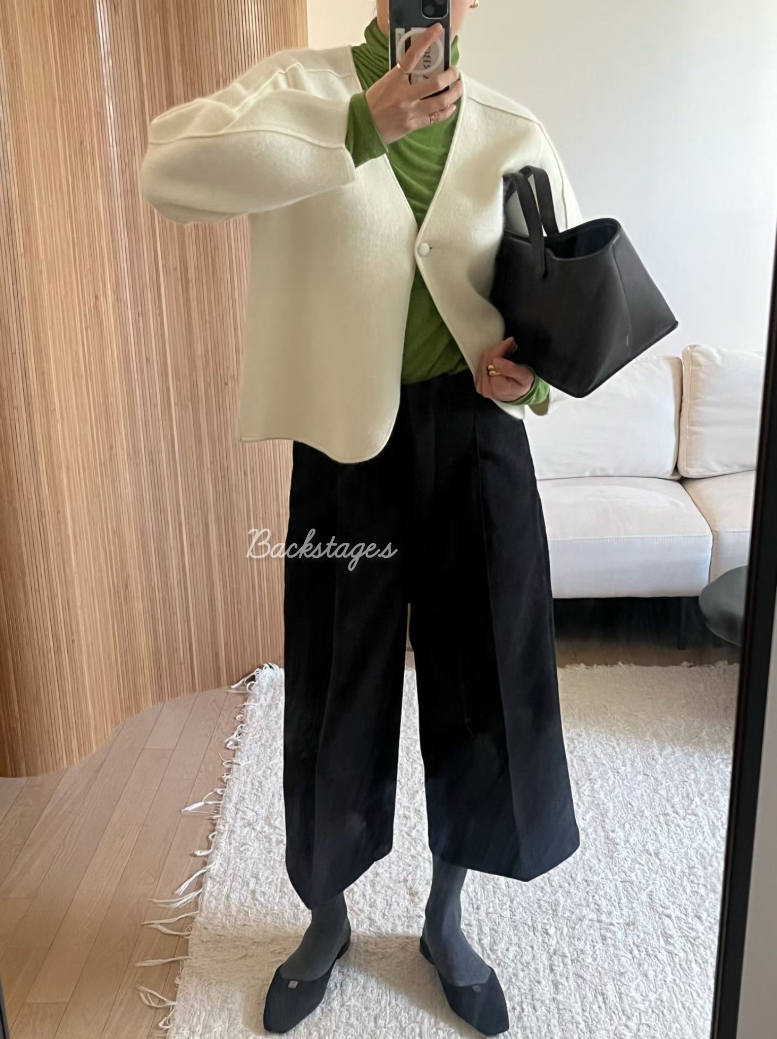 20251112_005718607_iOS