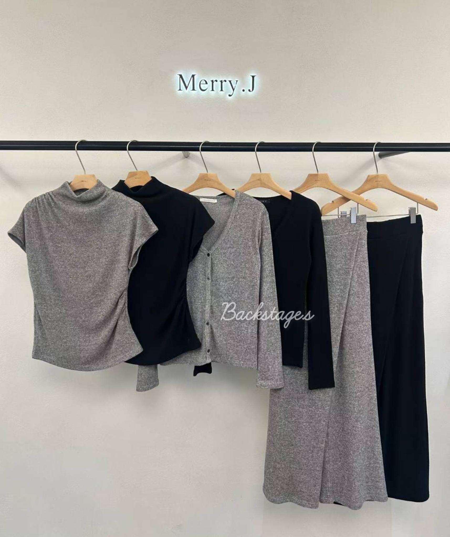 20251111_211449079_iOS