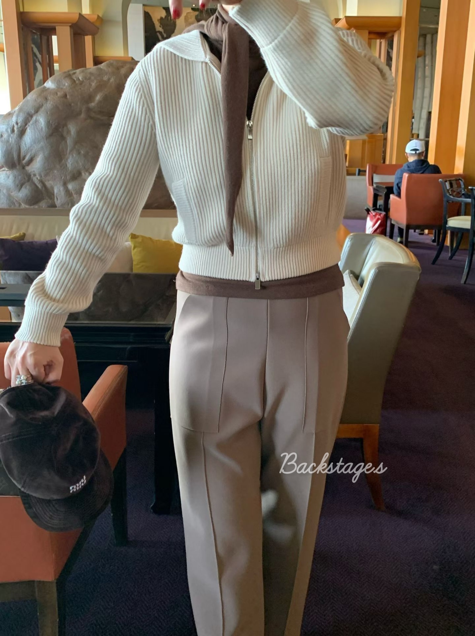 20251106_094619091_iOS