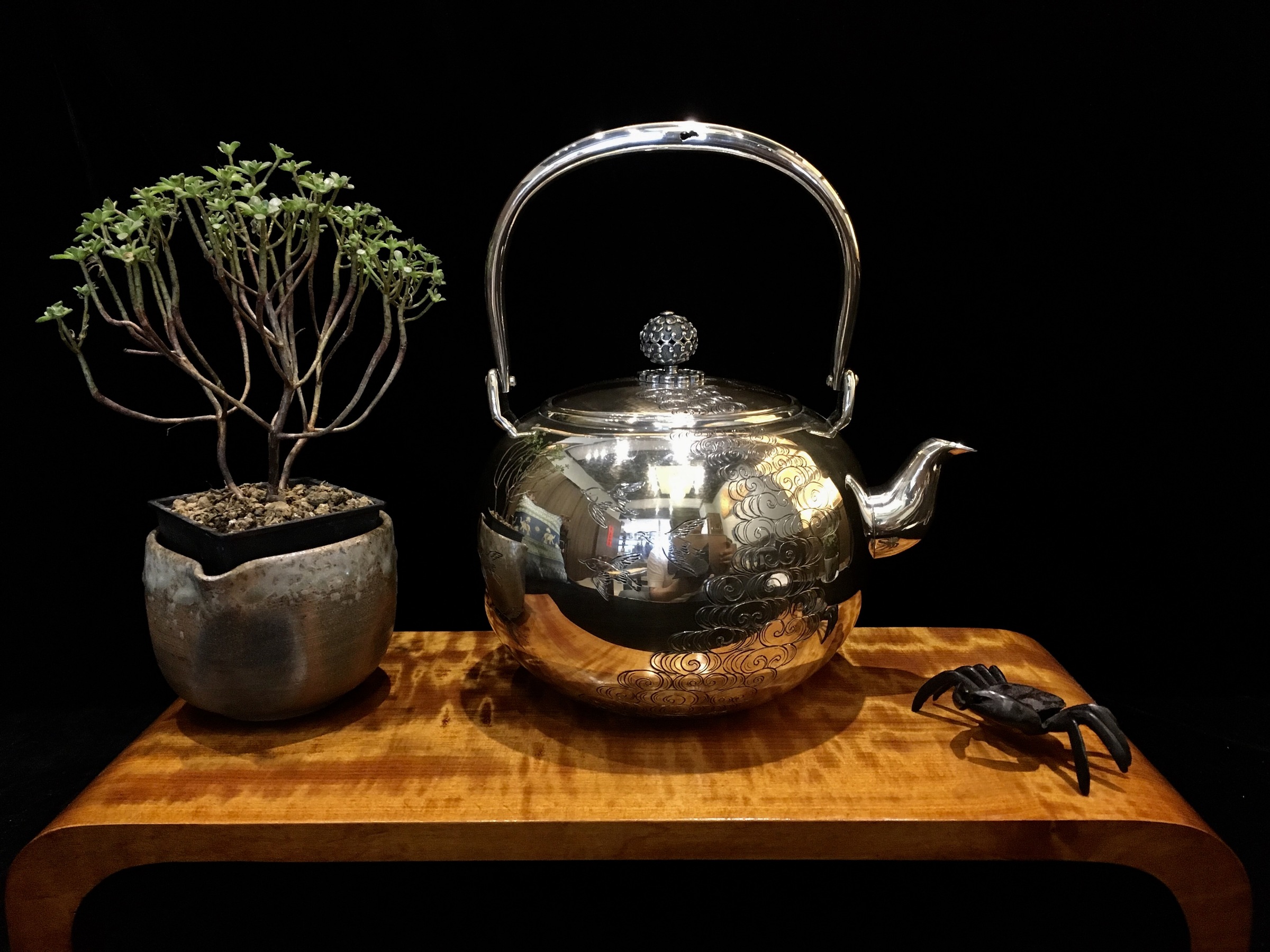 🎉🎉🎉日本🇯🇵金工師重助作《千鳥雲錦紋彫金》純銀湯沸– 樸居藝坊日本