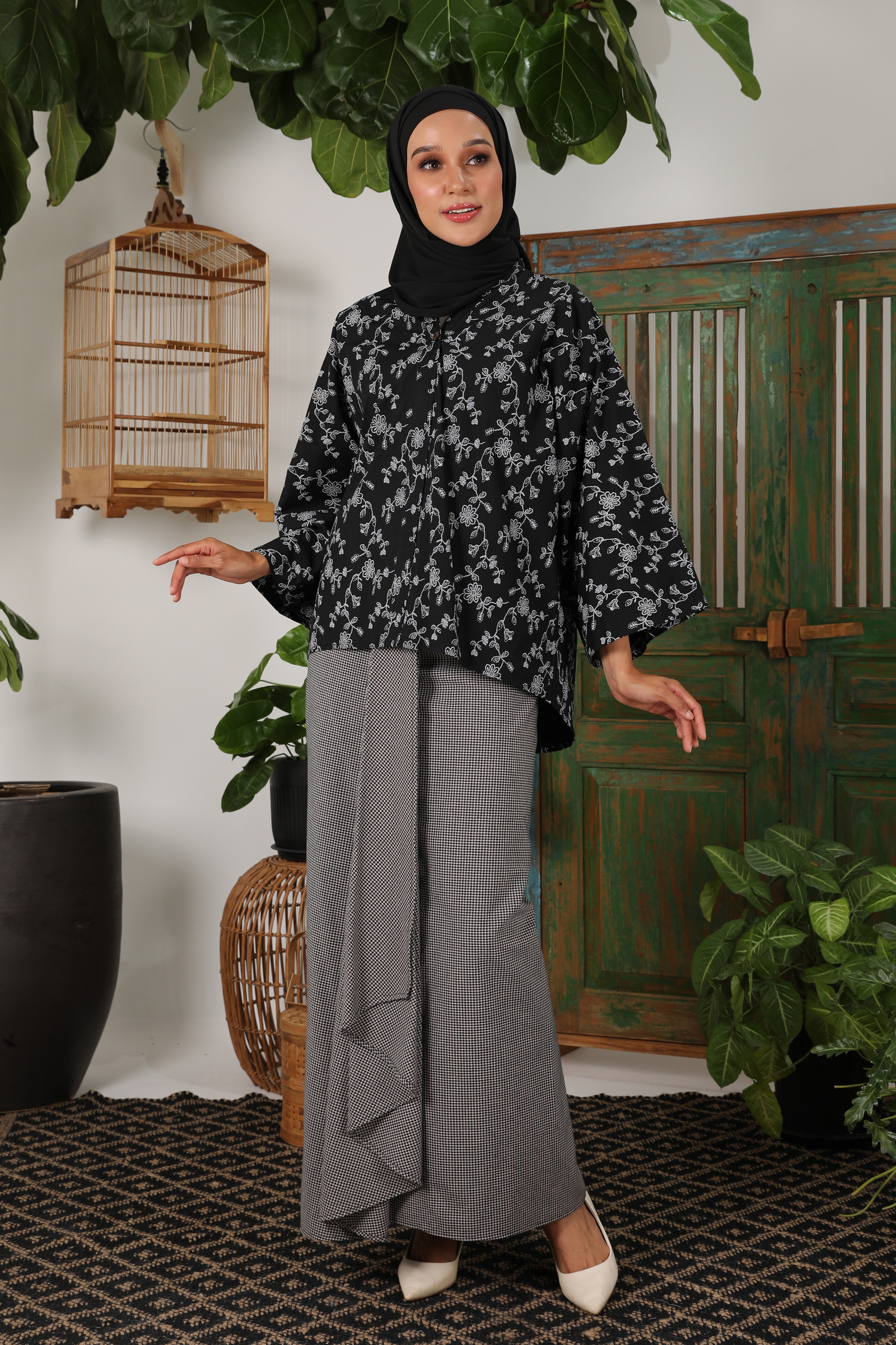 WOMEN KURUNG HANYA BLACK