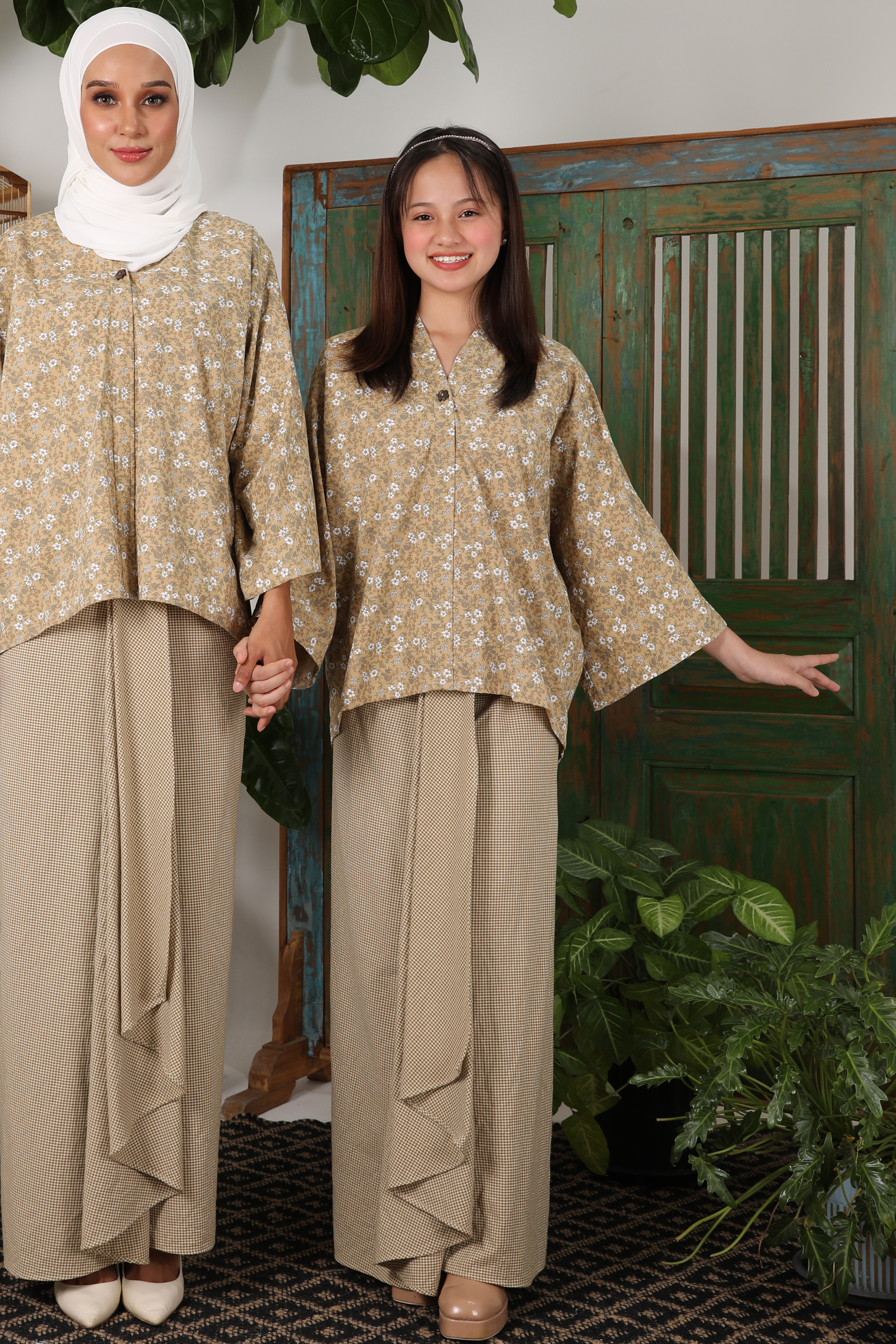 GIRL KURUNG HANYA PATTERN BROWN 2