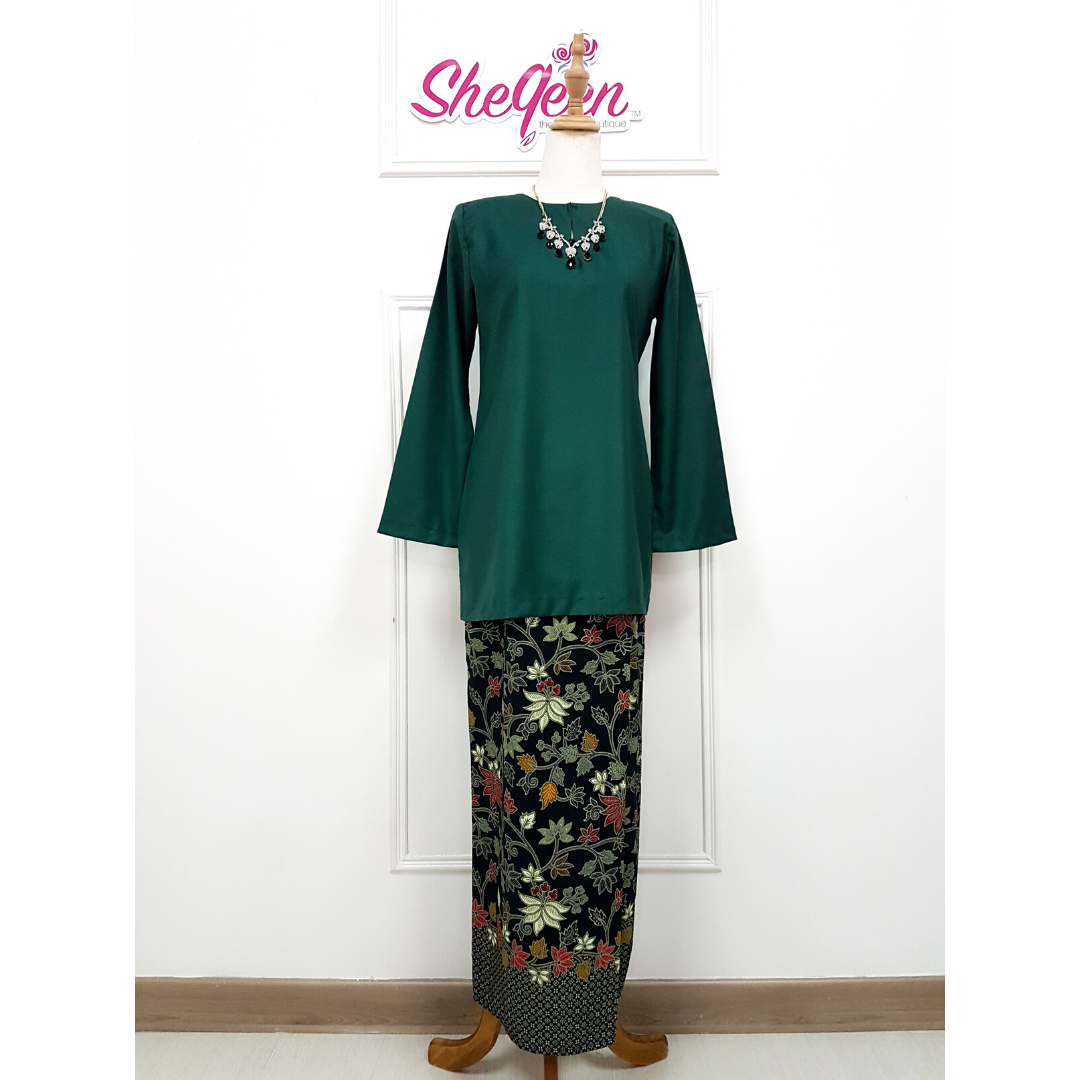  Kurung  Kedah Batik  in Emerald  Green  She Qeen Collection