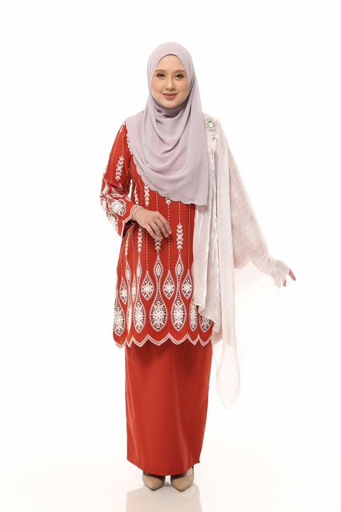 10.11.25 SHEQEEN31298