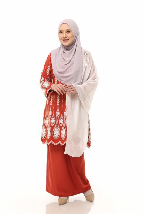 10.11.25 SHEQEEN31299