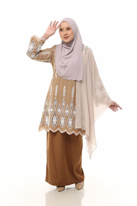 10.11.25 SHEQEEN31288